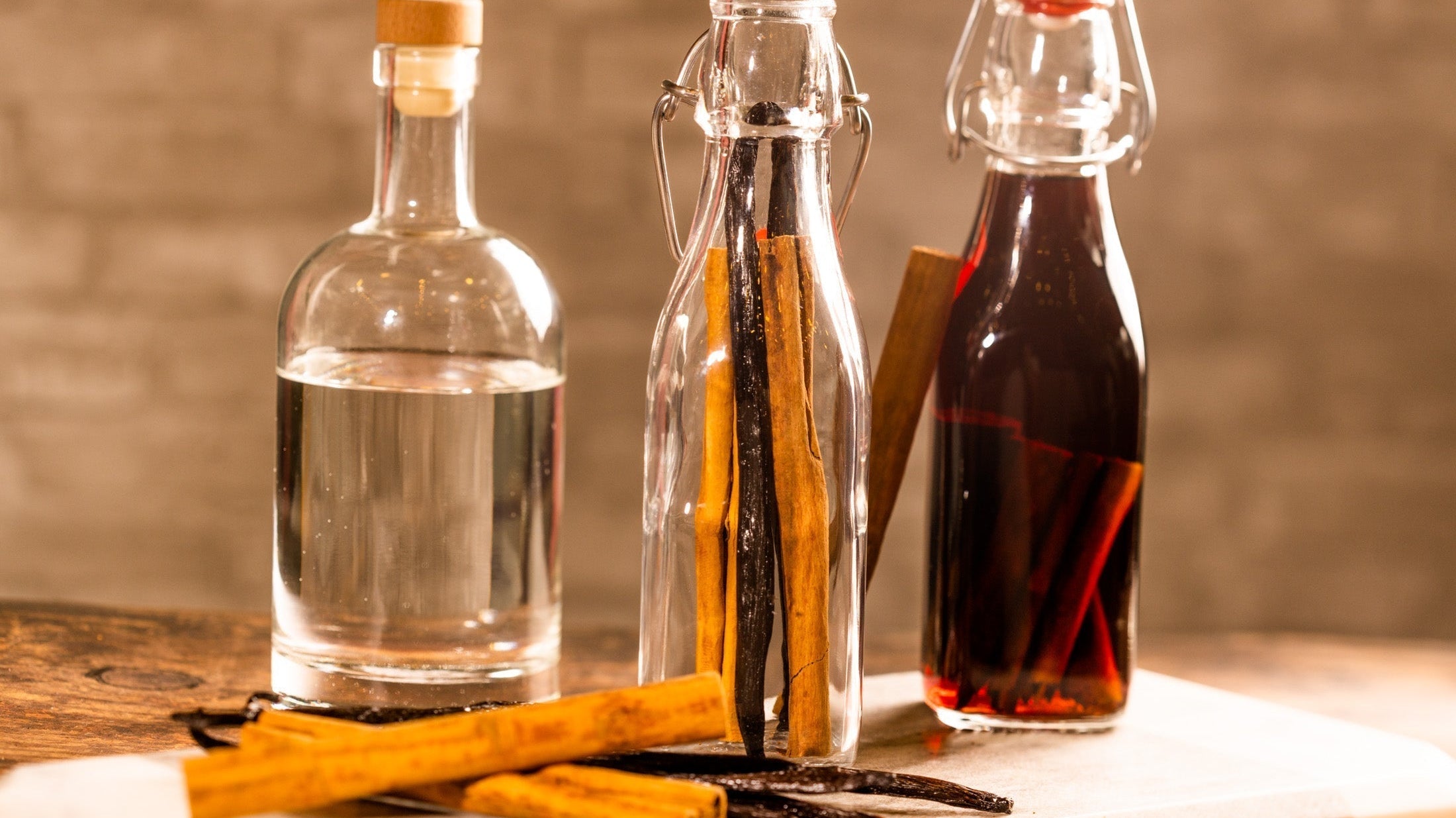 Exploring VanillaPuraβs Unique Vanilla Beans, Cacao, and Cinnamon Blends: Elevate Your Extract and Baking