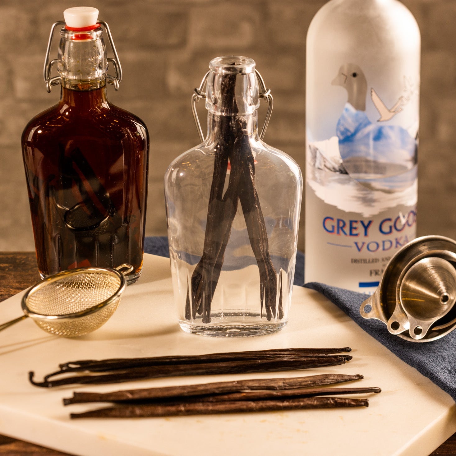 8.5oz Glass Flask for Vanilla Extract Making | Swing Top Bottle